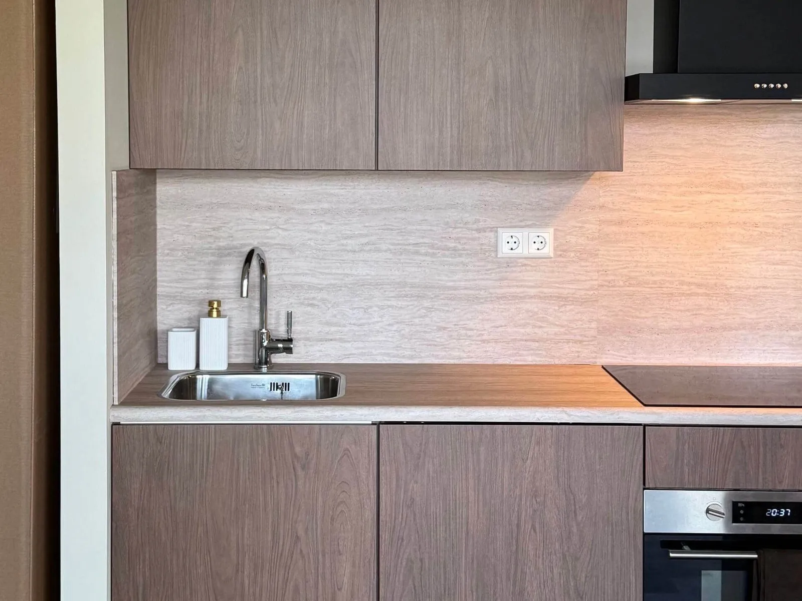 Keuken wrappen: alles wat je wilt weten (en wat niemand je vertelt)